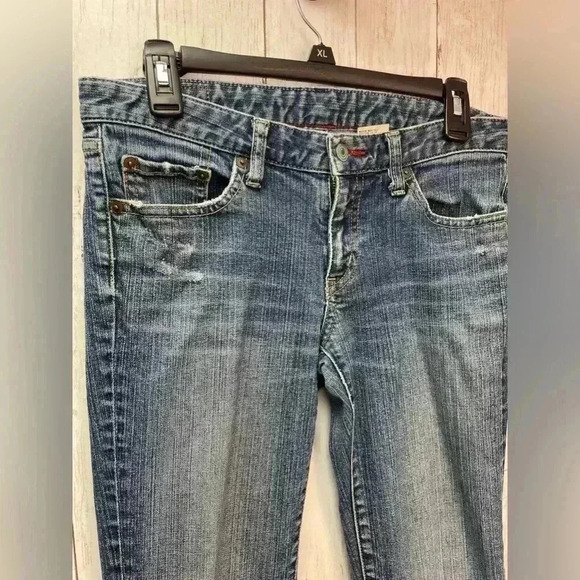 Uniqlo jeans size 6 bootcut/ dark wash - Picture 5 of 9